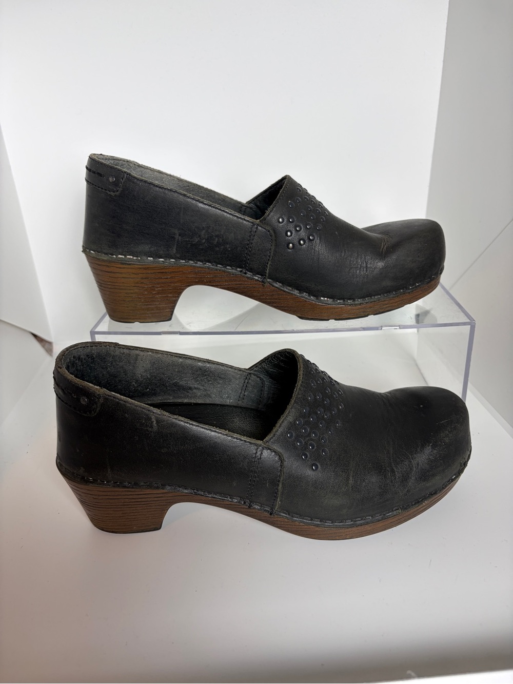 Dansko Black Mavis Studded Heeled Leather Clog; Black Size 39 (8.5-9 US)